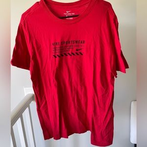 Nike Sportswear Graphic Tee